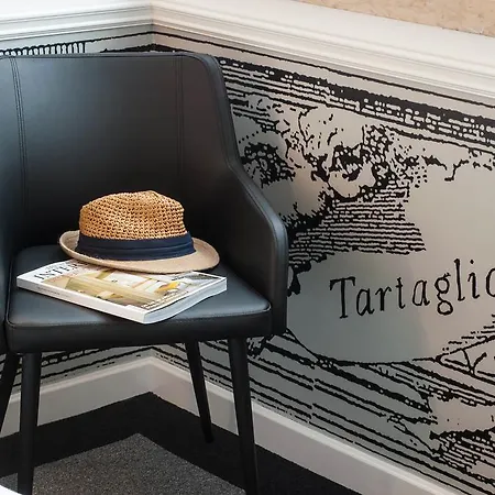 Teatro Boutique Rooms & Suites-3